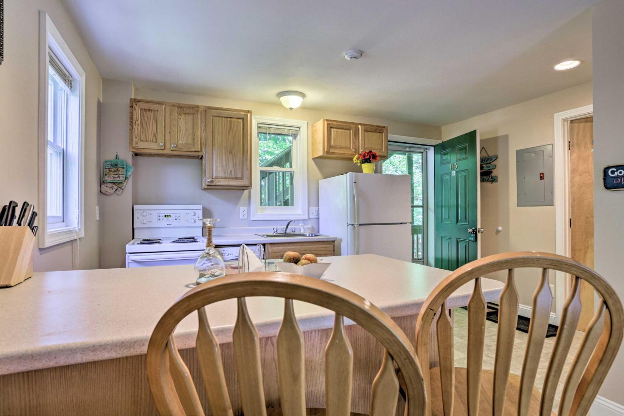 Lake Getaway Walk Across Street To Private Beach! Gilford Luaran gambar