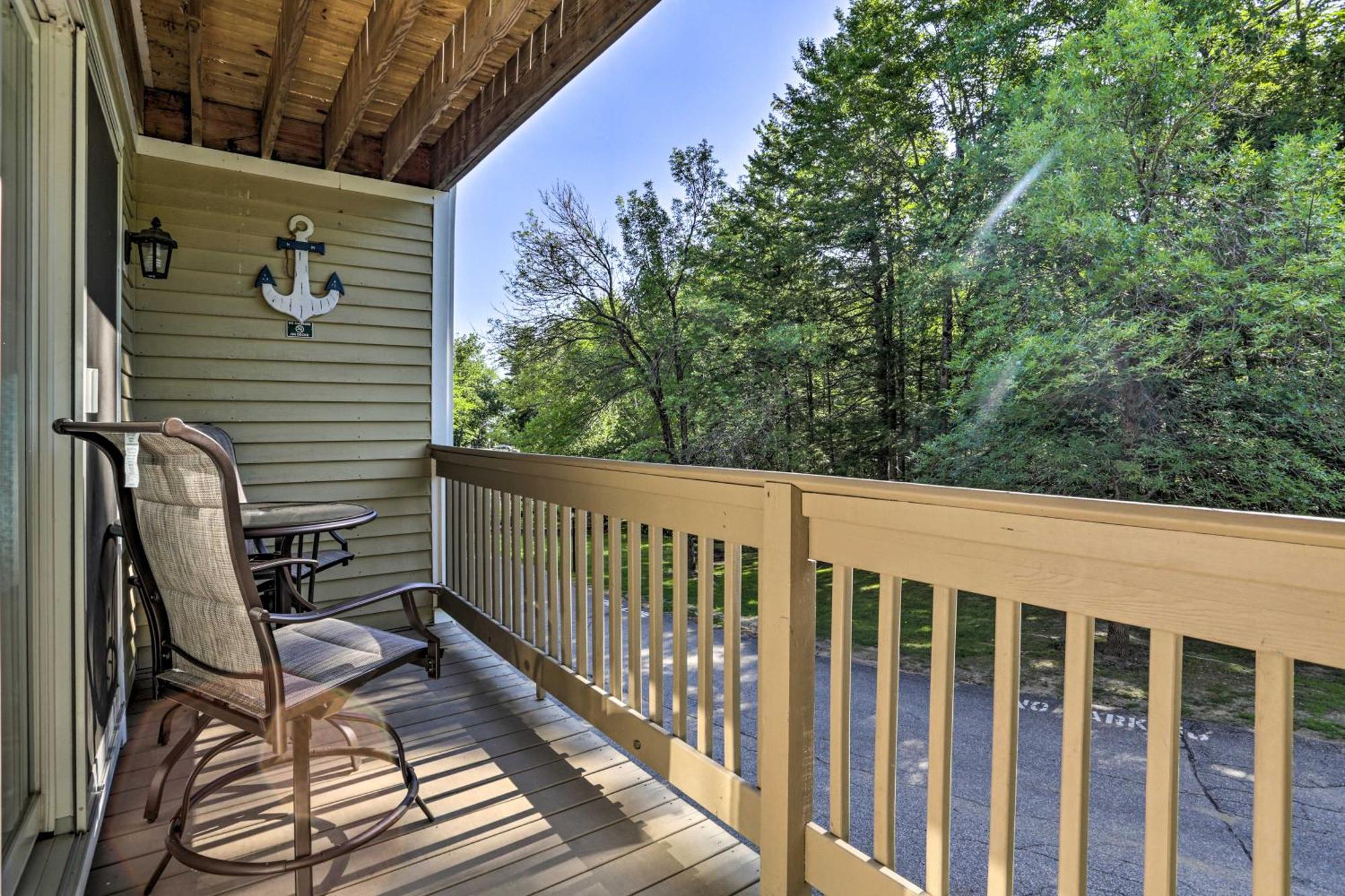 Lake Getaway Walk Across Street To Private Beach! Gilford Luaran gambar